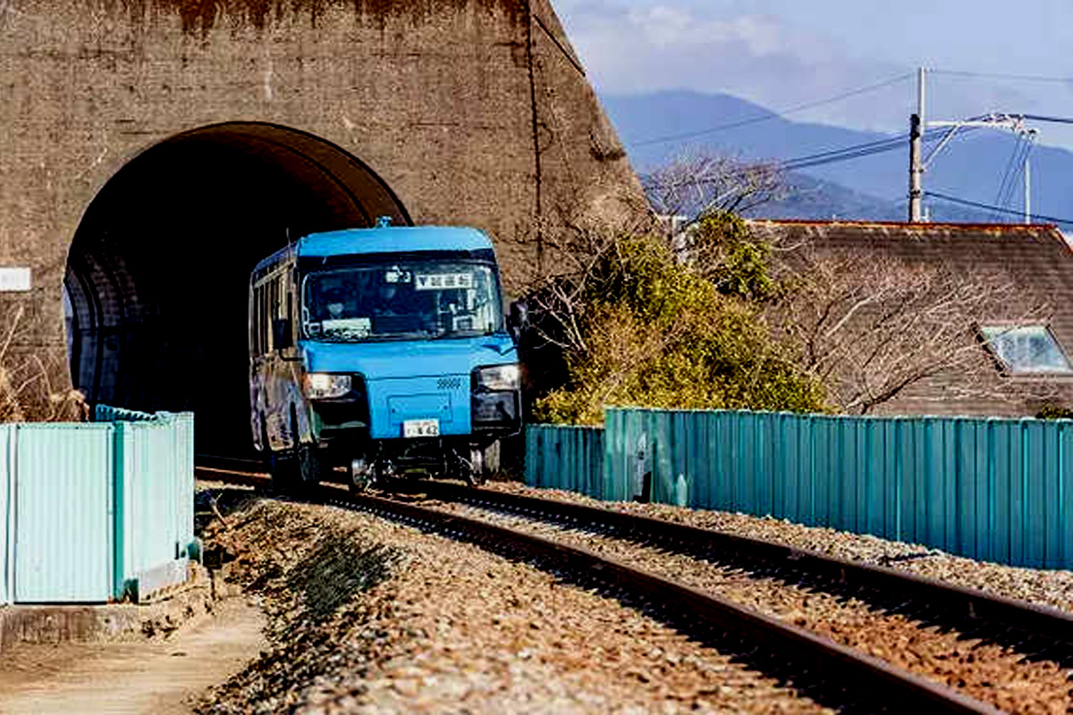 जापानमा सञ्चालनमा आयो अनौठो बस